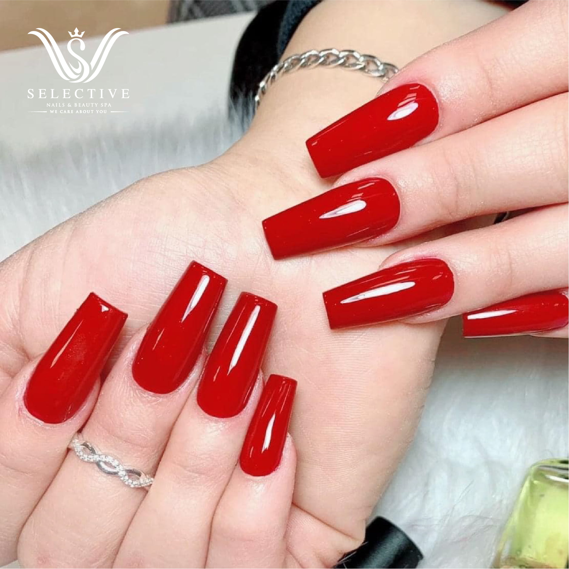 Red for the one of the best nail design valentine 2022