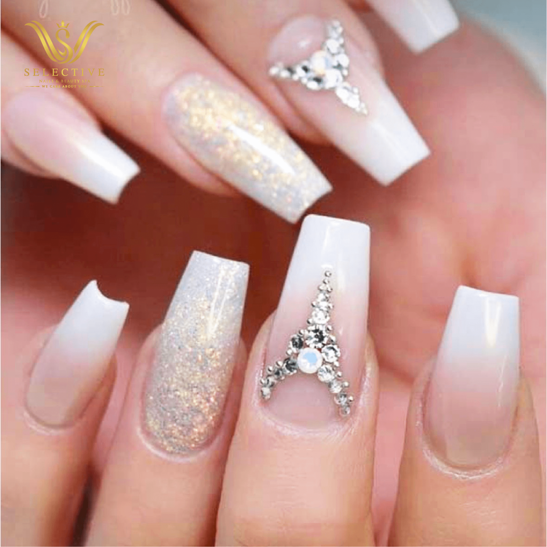 Try to decorate your nails with multiple of textures 