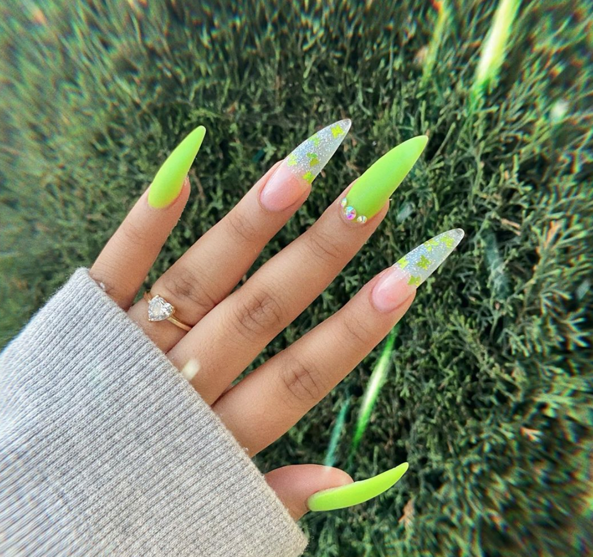 Neon green nails, lime green nails, vacation nails, flower accent nail, neon,  green, nails, real nails, ge… | Lime green nails, Green nail designs, Neon  green nails