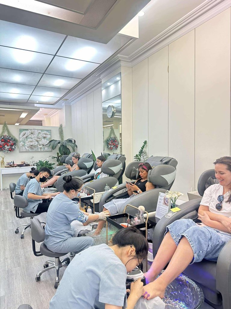 Nail Artist Services – Creative Professionals & Artistic Nail Designs