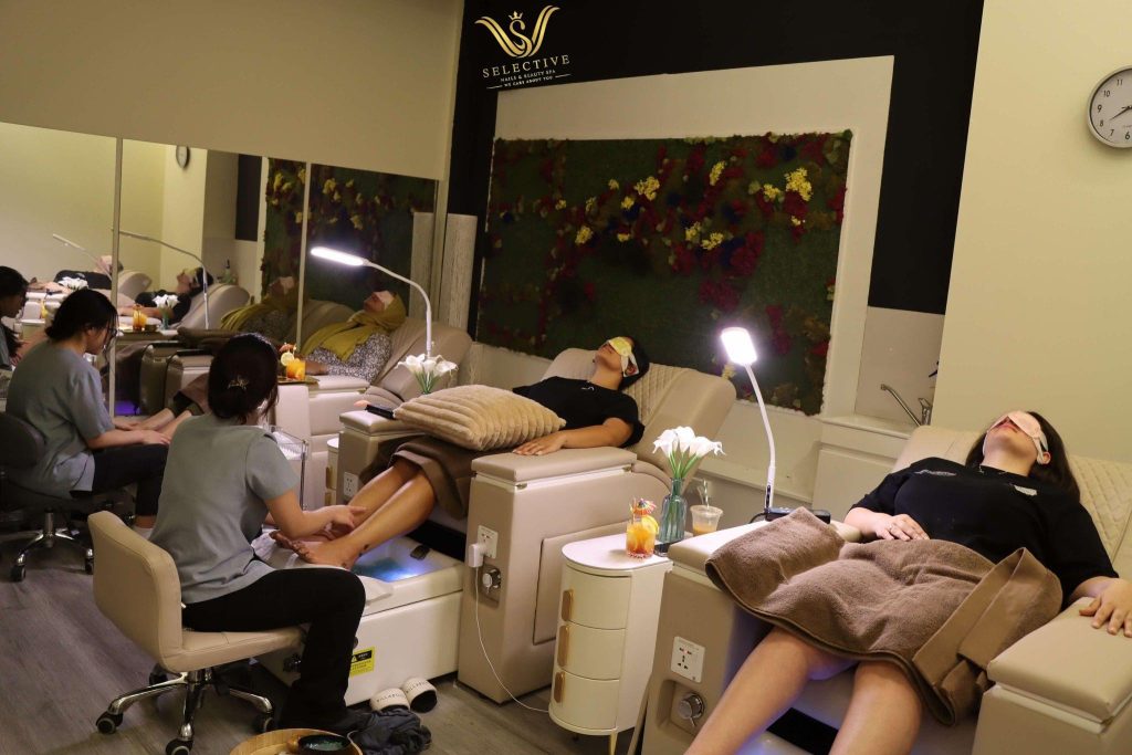 Top Rated Nail Technicians – Award-Winning Artists & Expert Skills