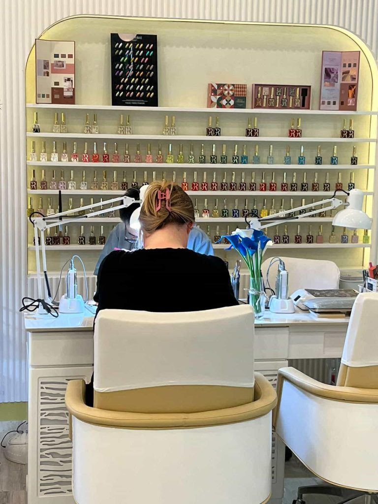 Luxury Nail Spas Guide – Premium Experience & VIP Treatment Options