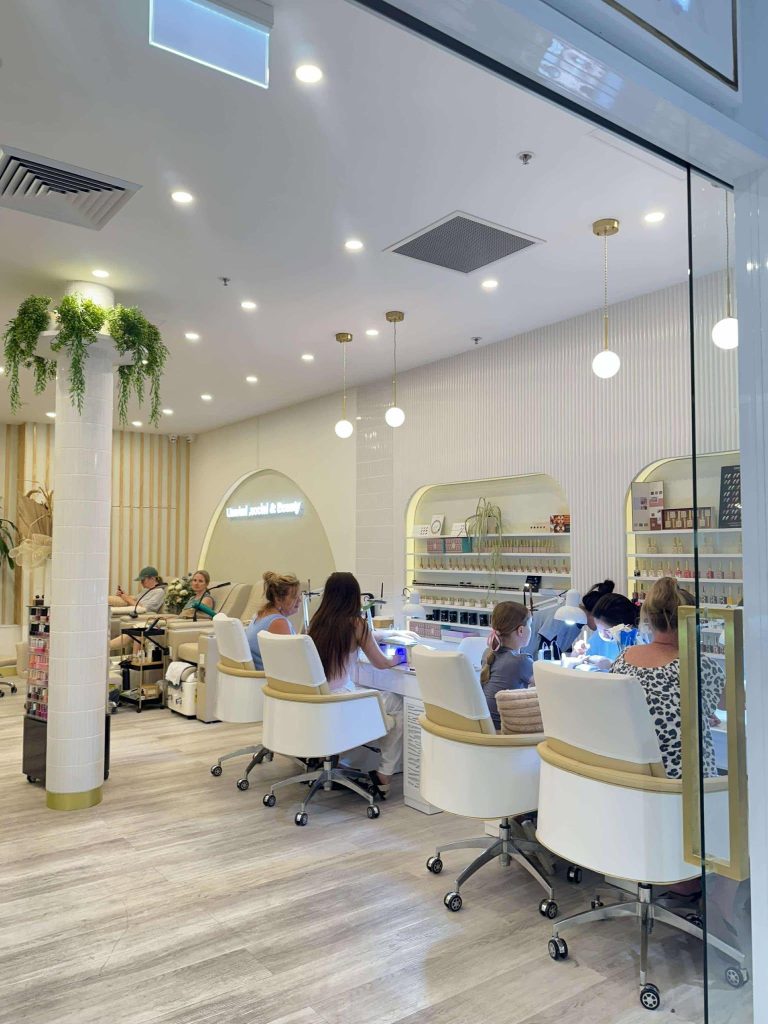 Finger Nail Places Guide – Specialized Hand Care & Manicure Experts